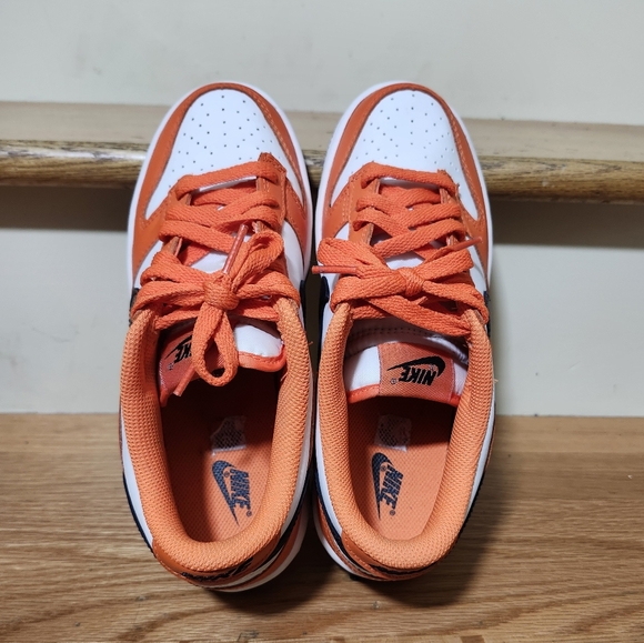 Nike Dunk Low Halloween (2022)(GS) Size 7Y/Womens 8.5 - Picture 3 of 9